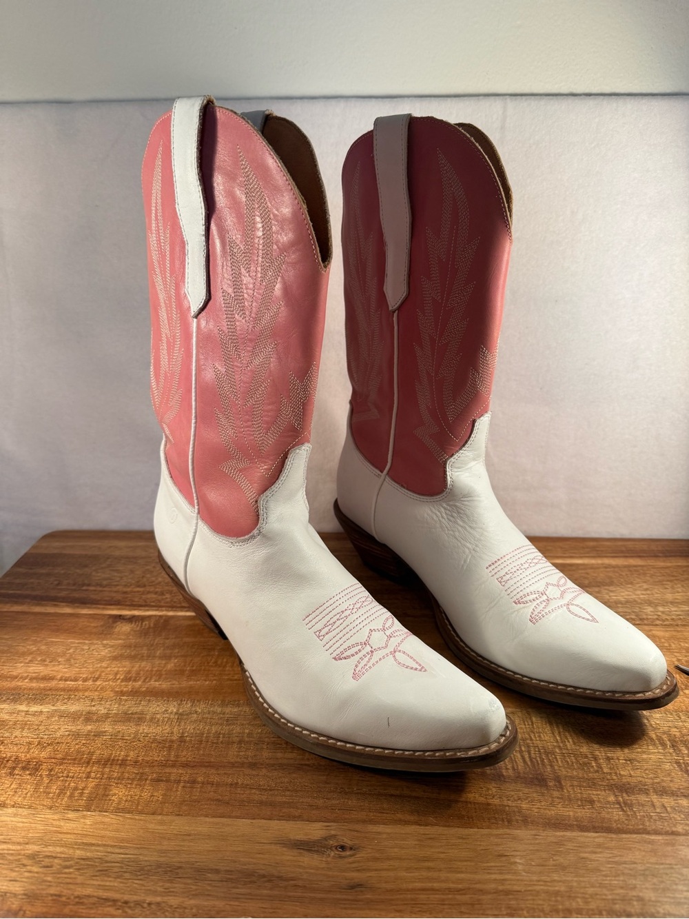 Dingo Hold Your Horses  Western Boots Pink/White Size 8